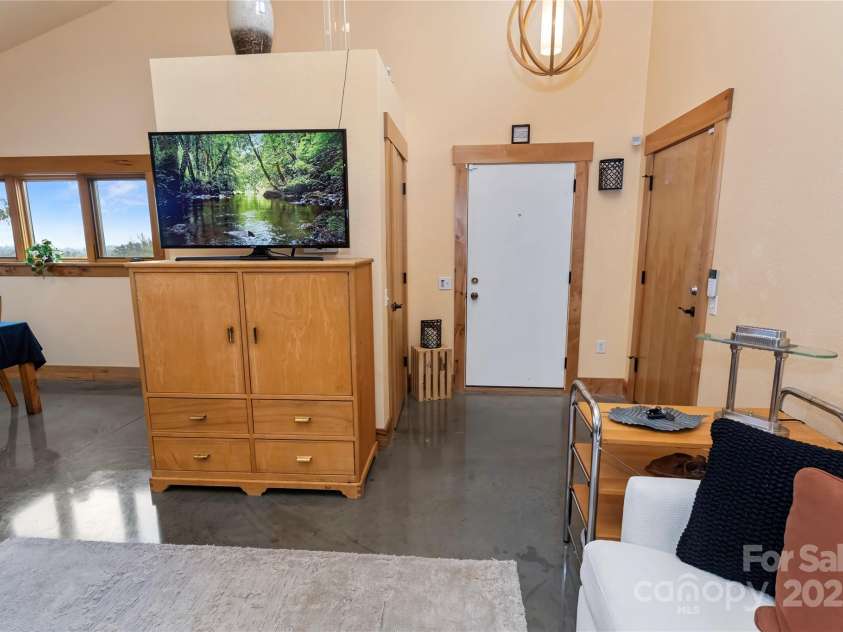 51 Climbing Aster Way, Asheville, NC 28806.  MLS# CAR4218419, YatesRealty ID 18459. 