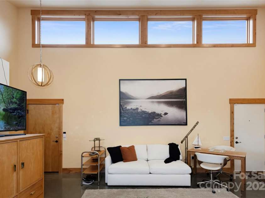 51 Climbing Aster Way, Asheville, NC 28806.  MLS# CAR4218419, YatesRealty ID 18459. 