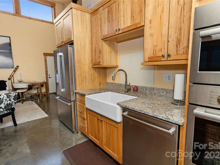 51 Climbing Aster Way, Asheville, NC 28806.  MLS# CAR4218419, YatesRealty ID 18459. 