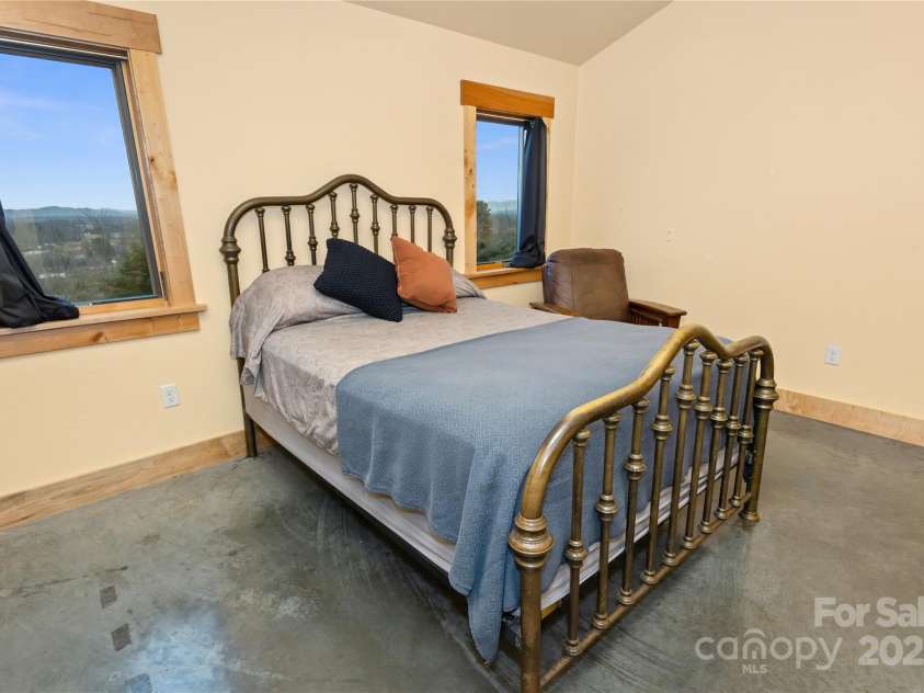 51 Climbing Aster Way, Asheville, NC 28806.  MLS# CAR4218419, YatesRealty ID 18459. 