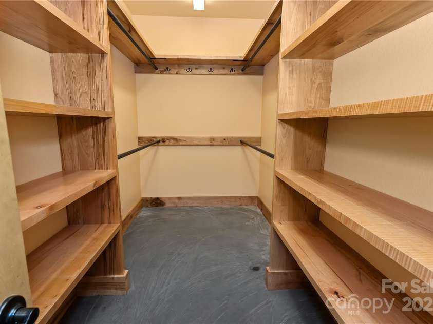 51 Climbing Aster Way, Asheville, NC 28806.  MLS# CAR4218419, YatesRealty ID 18459. 