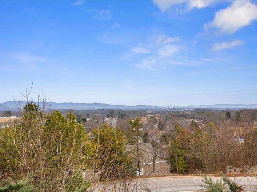 51 Climbing Aster Way, Asheville, NC 28806.  MLS# CAR4218419, YatesRealty ID 18459. 