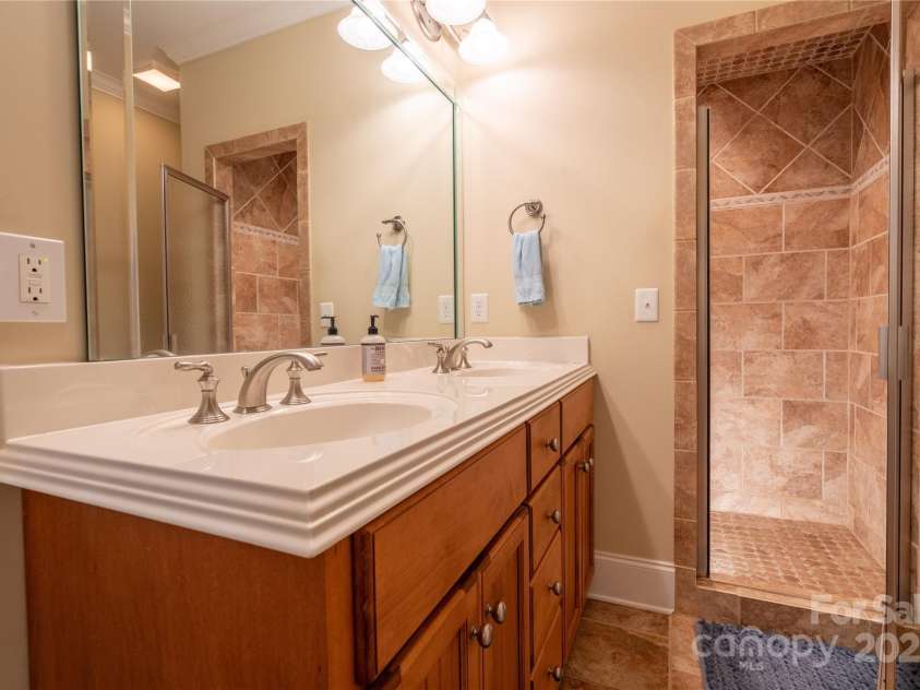 1427 Merrimont Avenue, Kings Mountain, NC 28086.  MLS# CAR4312832, YatesRealty ID 1846. Full Bath Upstairs