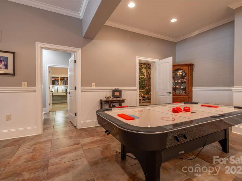 1427 Merrimont Avenue, Kings Mountain, NC 28086.  MLS# CAR4312832, YatesRealty ID 1846. Game Room