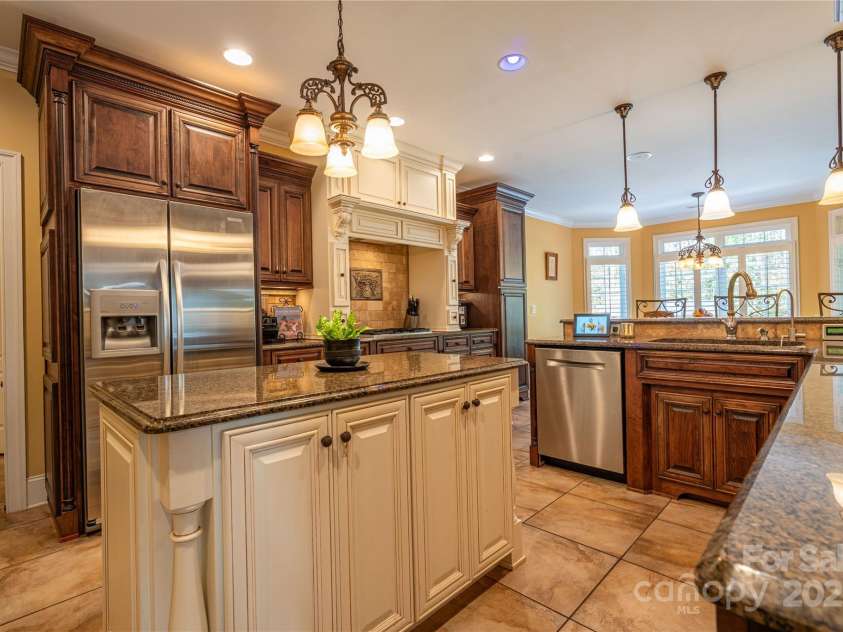 1427 Merrimont Avenue, Kings Mountain, NC 28086.  MLS# CAR4312832, YatesRealty ID 1846. Kitchen