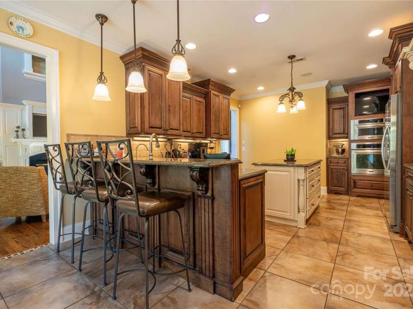 1427 Merrimont Avenue, Kings Mountain, NC 28086.  MLS# CAR4312832, YatesRealty ID 1846. Kitchen Bar