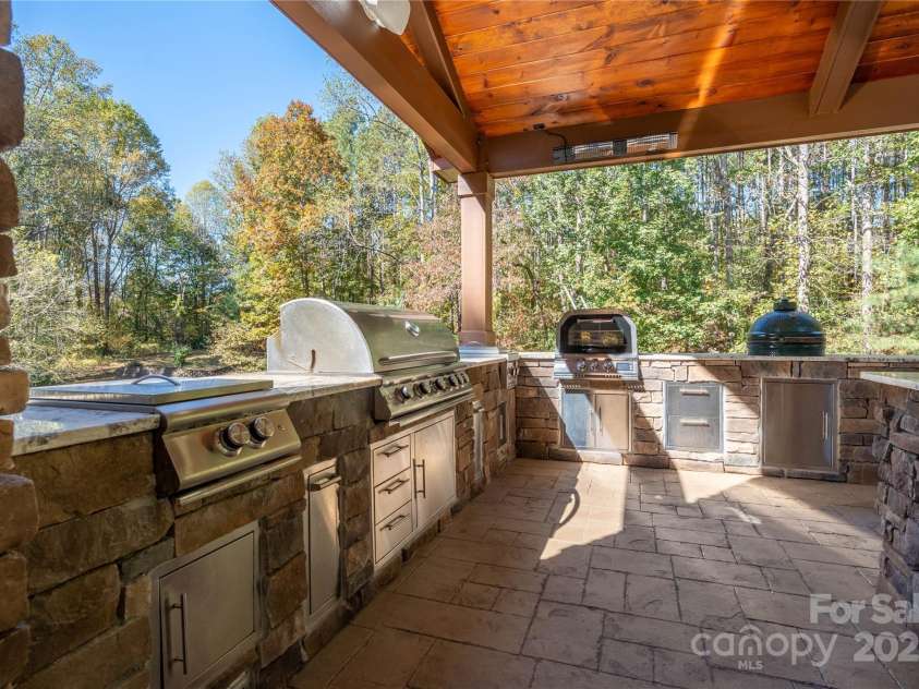 1427 Merrimont Avenue, Kings Mountain, NC 28086.  MLS# CAR4312832, YatesRealty ID 1846. Outdoor Kitchen