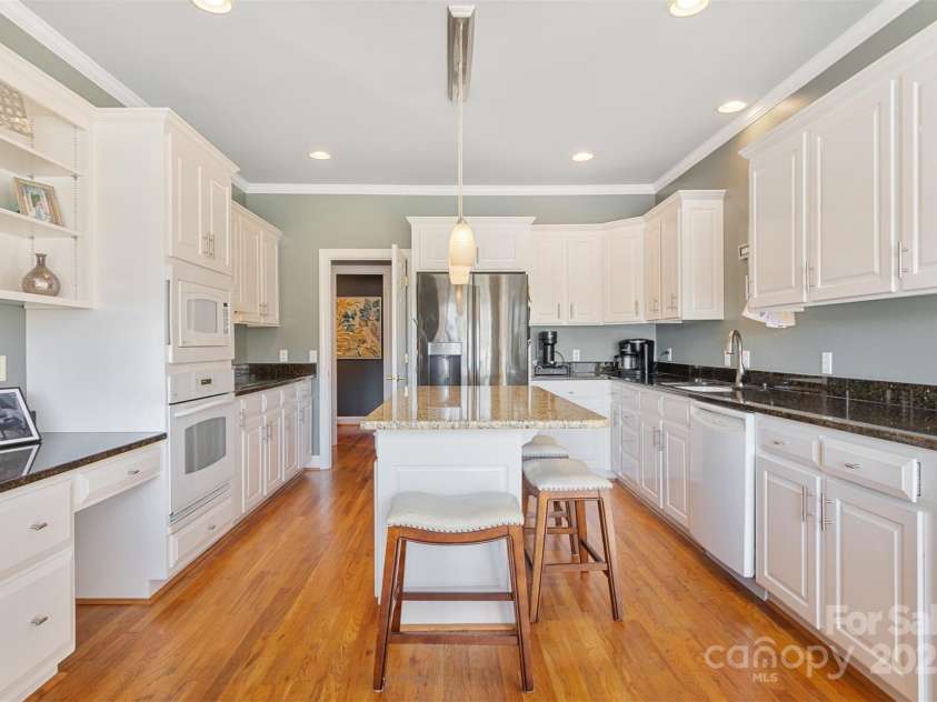 2425 Birdie Lane, Conover, NC 28613.  MLS# CAR4204810, YatesRealty ID 1846. Cabinets galore