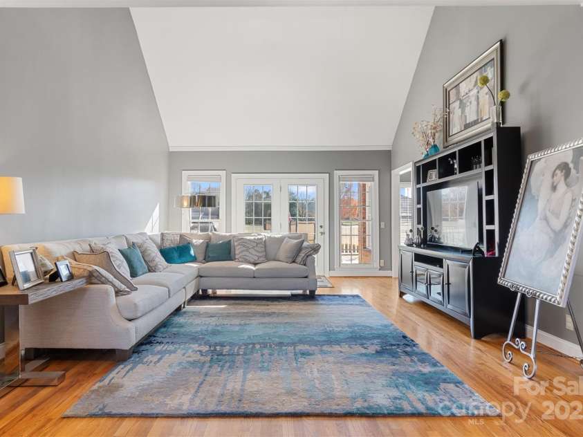 2425 Birdie Lane, Conover, NC 28613.  MLS# CAR4204810, YatesRealty ID 1846. Great Room