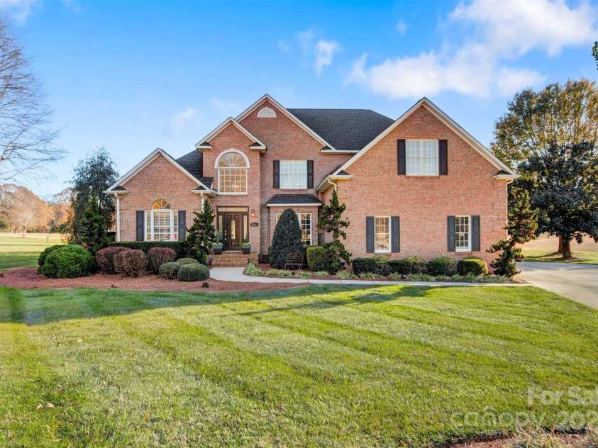 2425 Birdie Lane, Conover, NC 28613.  MLS# CAR4204810, YatesRealty ID 1846. Live all on 1 floor or expand upstairs