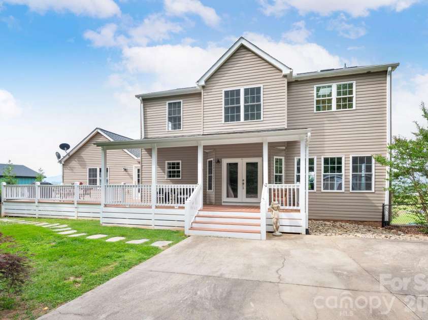 65 Lawson Ridge Road, Leicester, NC 28748.  MLS# CAR4352526, YatesRealty ID 18460. 