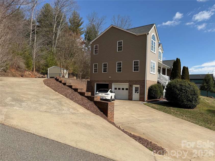 65 Lawson Ridge Road, Leicester, NC 28748.  MLS# CAR4352526, YatesRealty ID 18460. Upper and Lower Driveway