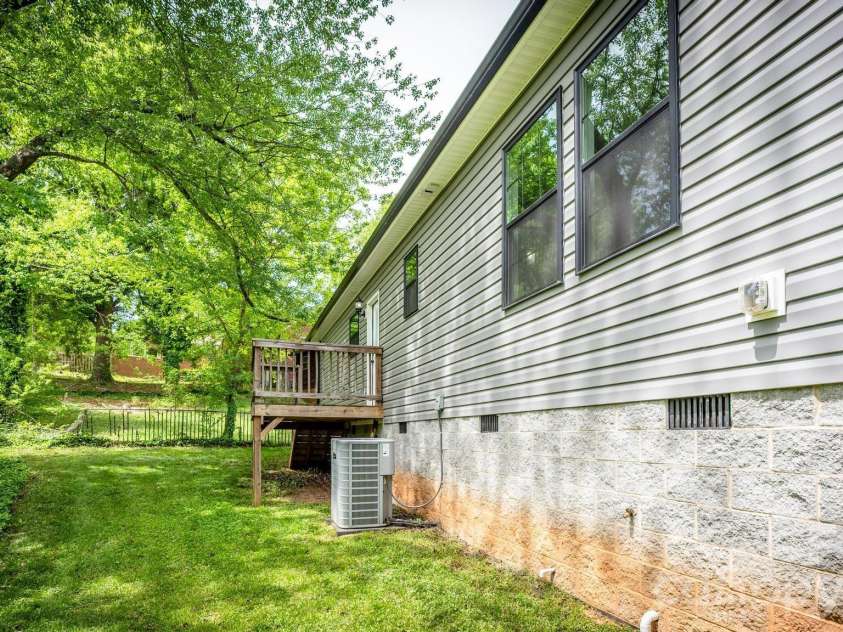 614 Front Street, Statesville, NC 28677.  MLS# CAR4369804, YatesRealty ID 18461. Backyard