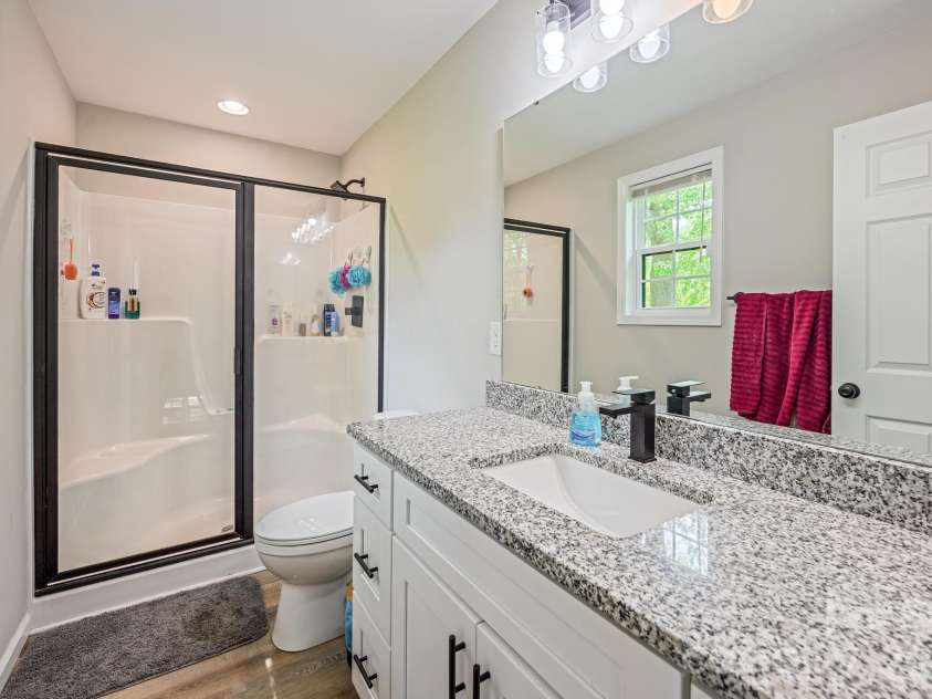 614 Front Street, Statesville, NC 28677.  MLS# CAR4369804, YatesRealty ID 18461. Primary Bath