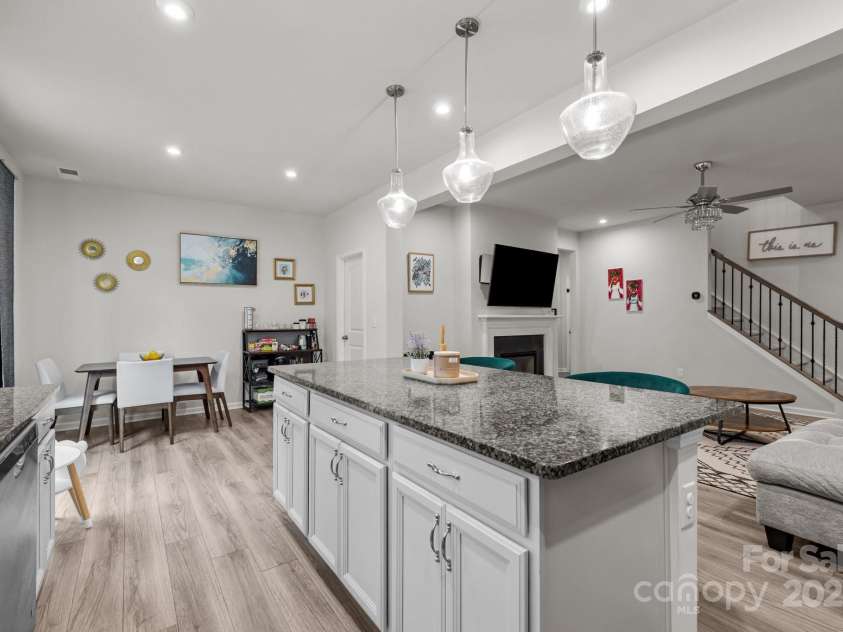 12205 Gambrell Drive, Charlotte, NC 28278.  MLS# CAR4264601, YatesRealty ID 18462. 