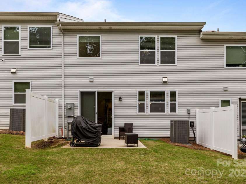 12205 Gambrell Drive, Charlotte, NC 28278.  MLS# CAR4264601, YatesRealty ID 18462. 