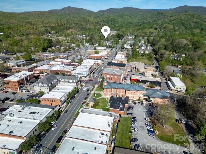 46 Oaklawn Avenue, Brevard, NC 28712.  MLS# CAR4367807, YatesRealty ID 18464. From Courthosue