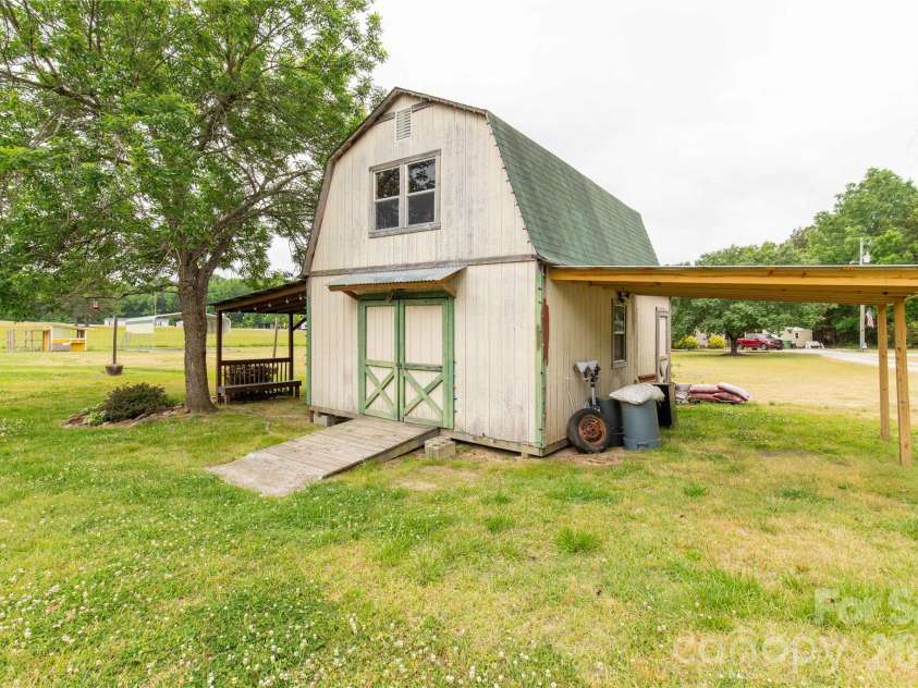 710 Dixie School Road, Lancaster, SC 29720.  MLS# CAR4375890, YatesRealty ID 18465. 