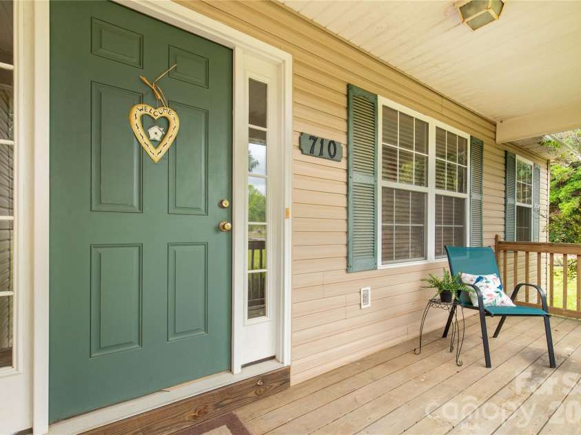 710 Dixie School Road, Lancaster, SC 29720.  MLS# CAR4375890, YatesRealty ID 18465. 