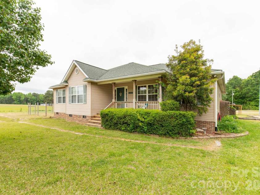 710 Dixie School Road, Lancaster, SC 29720.  MLS# CAR4375890, YatesRealty ID 18465. 