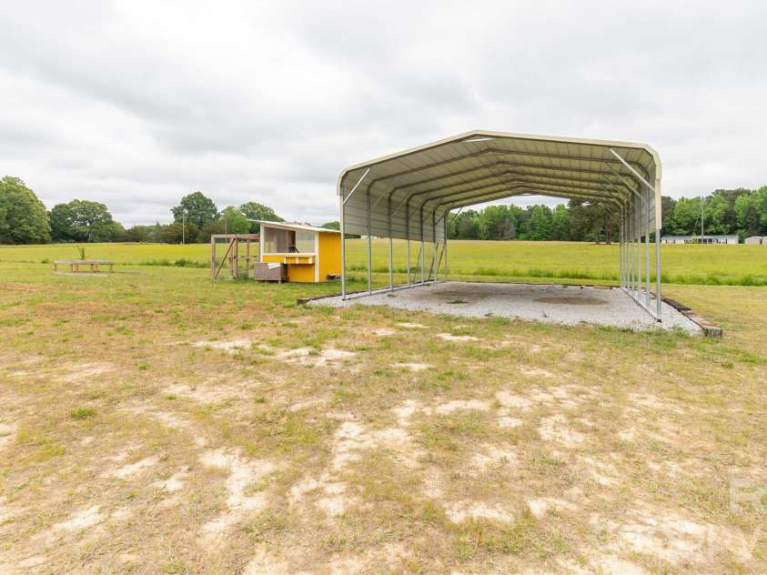 710 Dixie School Road, Lancaster, SC 29720.  MLS# CAR4375890, YatesRealty ID 18465. 