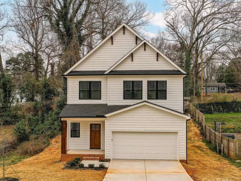 2615 Brentwood Place, Charlotte, NC 28208.  MLS# CAR4230468, YatesRealty ID 18466. 
