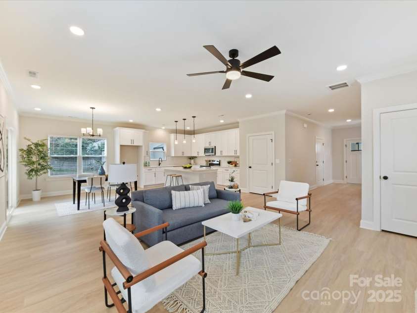 2615 Brentwood Place, Charlotte, NC 28208.  MLS# CAR4230468, YatesRealty ID 18466. 