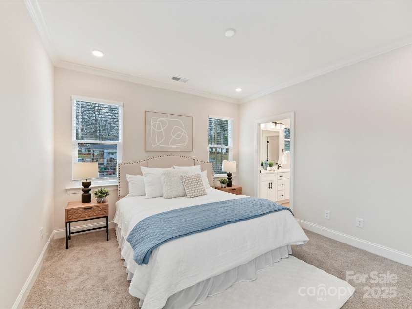 2615 Brentwood Place, Charlotte, NC 28208.  MLS# CAR4230468, YatesRealty ID 18466. 