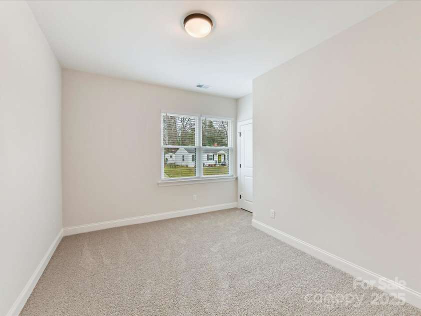 2615 Brentwood Place, Charlotte, NC 28208.  MLS# CAR4230468, YatesRealty ID 18466. 