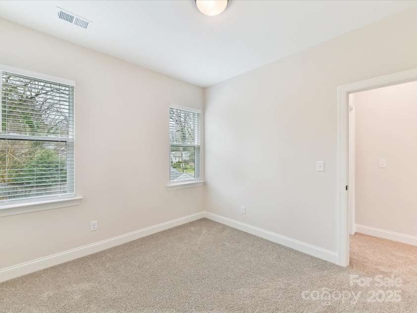 2615 Brentwood Place, Charlotte, NC 28208.  MLS# CAR4230468, YatesRealty ID 18466. 