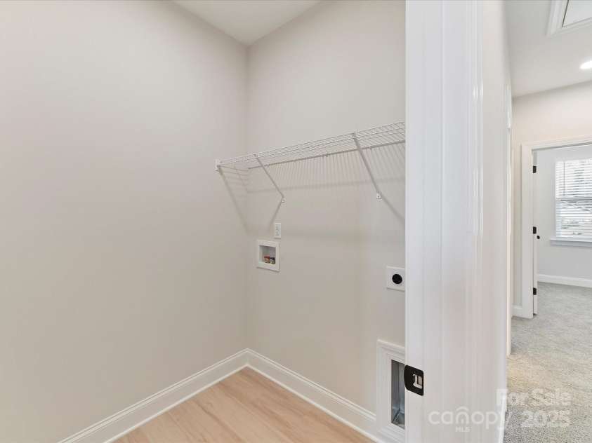 2615 Brentwood Place, Charlotte, NC 28208.  MLS# CAR4230468, YatesRealty ID 18466. 