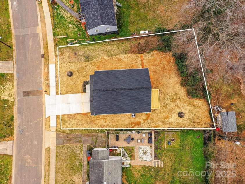 2615 Brentwood Place, Charlotte, NC 28208.  MLS# CAR4230468, YatesRealty ID 18466. 