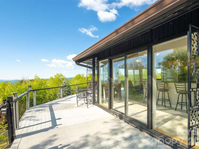 146 Cherokee Lane, Purlear, NC 28665.  MLS# CAR4374878, YatesRealty ID 18468. 