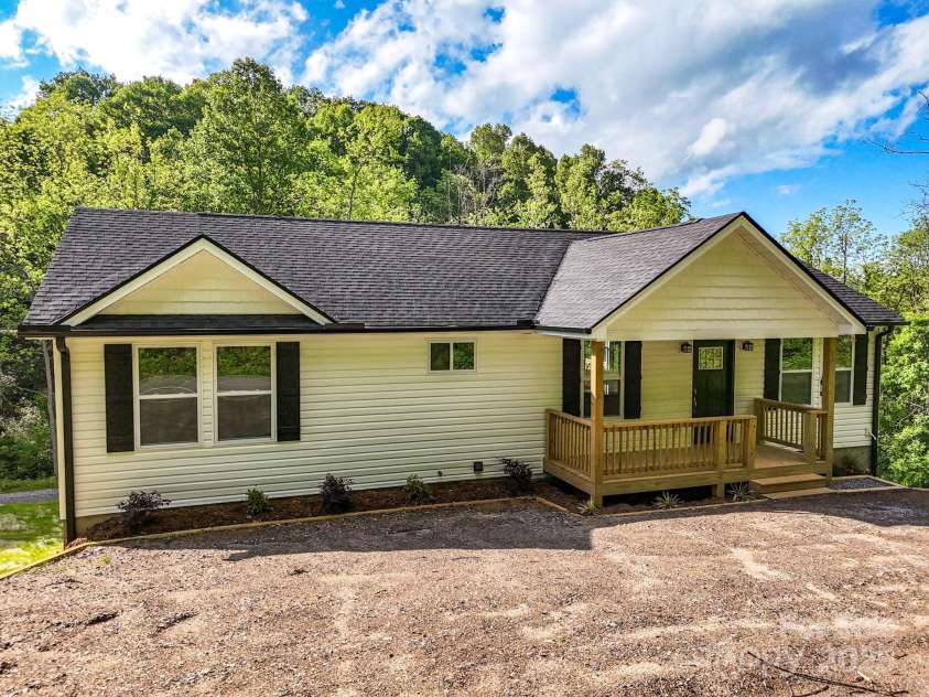 16 Meadows Town Road, Leicester, NC 28748.  MLS# CAR4228043, YatesRealty ID 18468. 