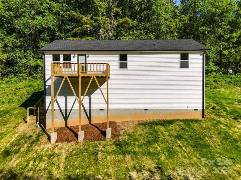16 Meadows Town Road, Leicester, NC 28748.  MLS# CAR4228043, YatesRealty ID 18468. 
