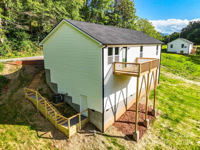 16 Meadows Town Road, Leicester, NC 28748.  MLS# CAR4228043, YatesRealty ID 18468. 