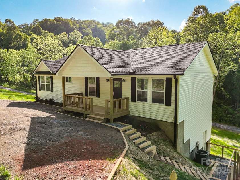 16 Meadows Town Road, Leicester, NC 28748.  MLS# CAR4228043, YatesRealty ID 18468. 