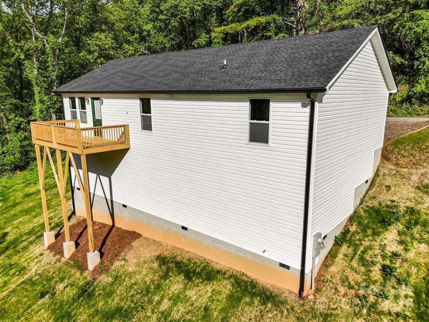16 Meadows Town Road, Leicester, NC 28748.  MLS# CAR4228043, YatesRealty ID 18468. 