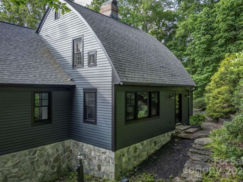 193 Dvdisdi Court, Brevard, NC 28712.  MLS# CAR4243371, YatesRealty ID 18469. 