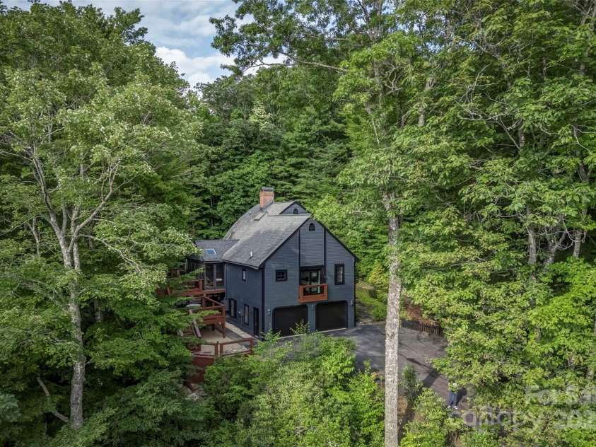 193 Dvdisdi Court, Brevard, NC 28712.  MLS# CAR4243371, YatesRealty ID 18469. 