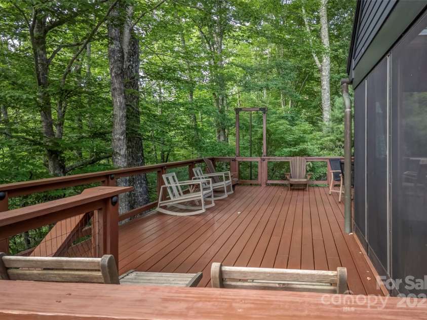 193 Dvdisdi Court, Brevard, NC 28712.  MLS# CAR4243371, YatesRealty ID 18469. 