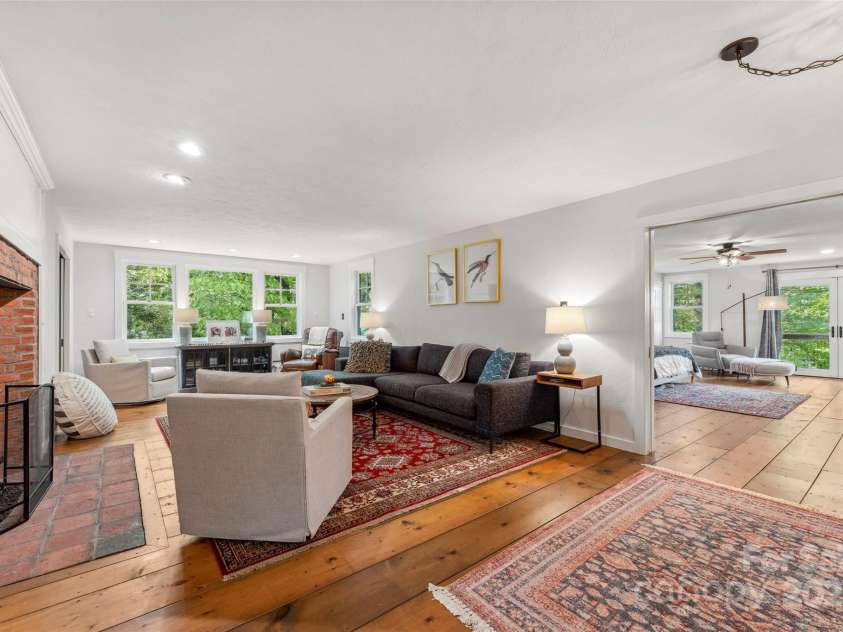 193 Dvdisdi Court, Brevard, NC 28712.  MLS# CAR4243371, YatesRealty ID 18469. 