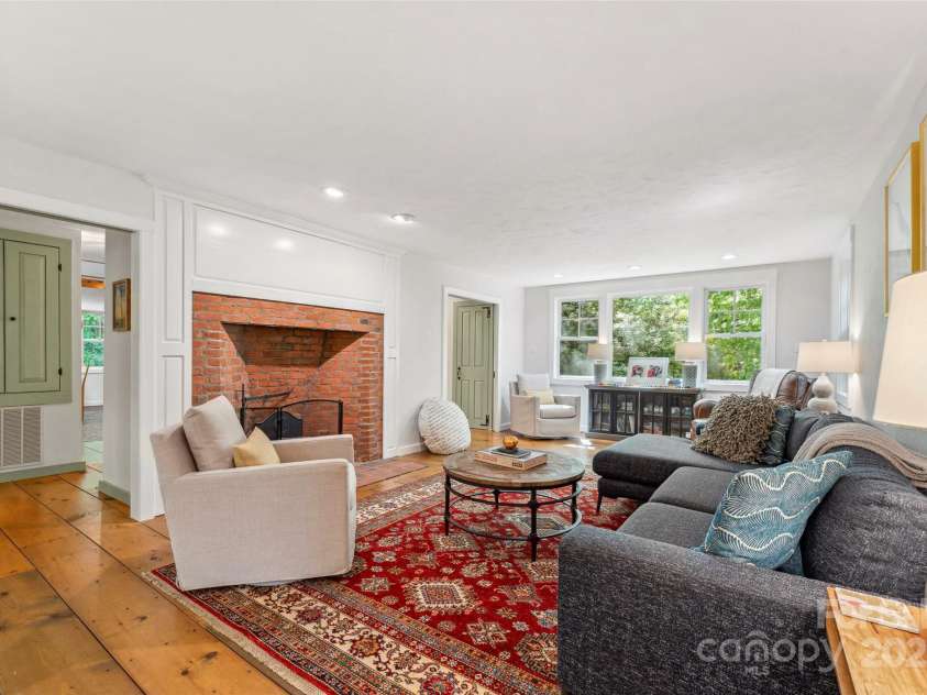 193 Dvdisdi Court, Brevard, NC 28712.  MLS# CAR4243371, YatesRealty ID 18469. 