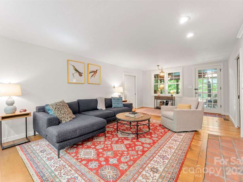 193 Dvdisdi Court, Brevard, NC 28712.  MLS# CAR4243371, YatesRealty ID 18469. 