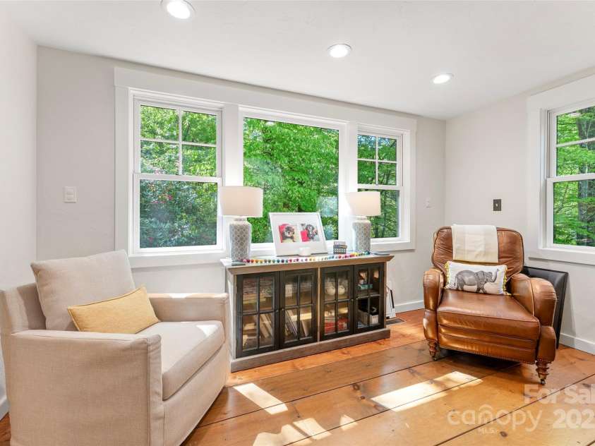 193 Dvdisdi Court, Brevard, NC 28712.  MLS# CAR4243371, YatesRealty ID 18469. 