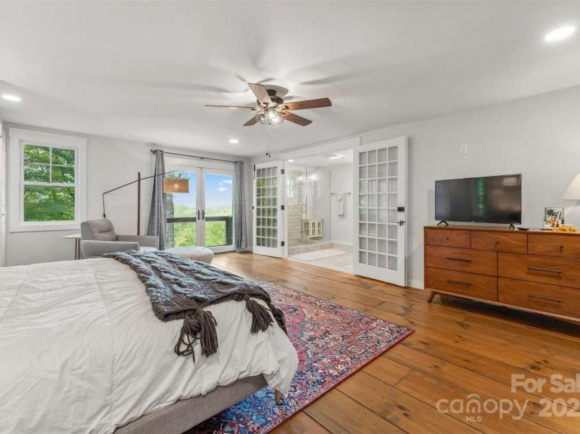 193 Dvdisdi Court, Brevard, NC 28712.  MLS# CAR4243371, YatesRealty ID 18469. 