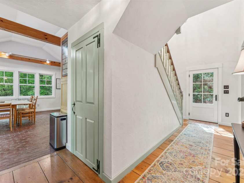 193 Dvdisdi Court, Brevard, NC 28712.  MLS# CAR4243371, YatesRealty ID 18469. 