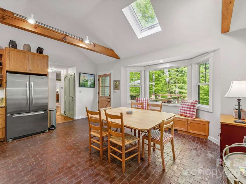 193 Dvdisdi Court, Brevard, NC 28712.  MLS# CAR4243371, YatesRealty ID 18469. 