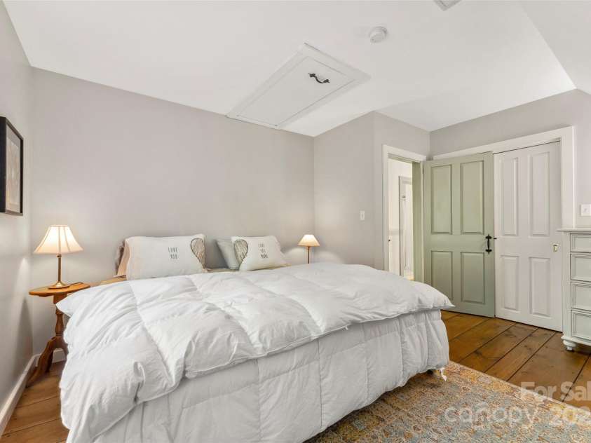 193 Dvdisdi Court, Brevard, NC 28712.  MLS# CAR4243371, YatesRealty ID 18469. 