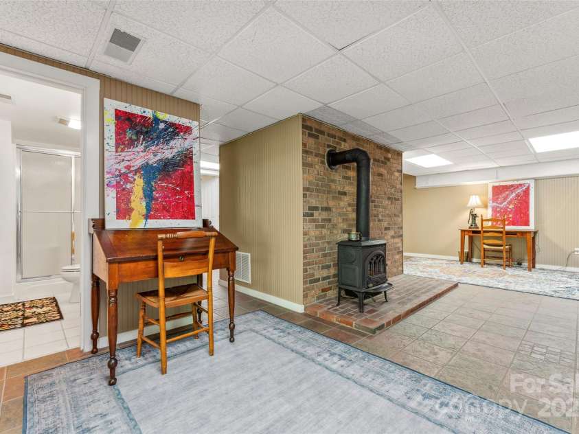 193 Dvdisdi Court, Brevard, NC 28712.  MLS# CAR4243371, YatesRealty ID 18469. 